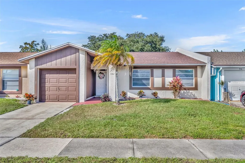 984 Alicante Avenue Orlando FL 32807