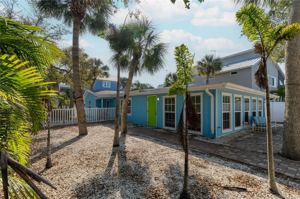 604 Avenida De Mayo Sarasota FL 34242