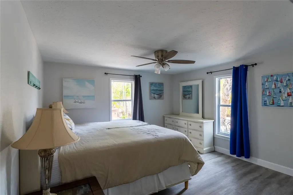 604 Avenida De Mayo Sarasota FL 34242