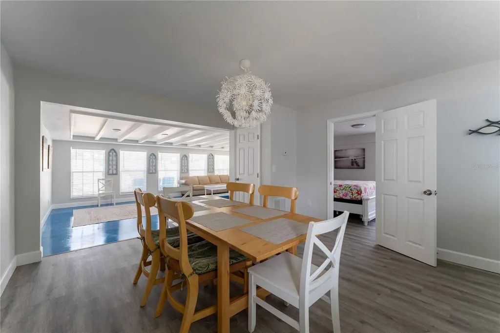 604 Avenida De Mayo Sarasota FL 34242