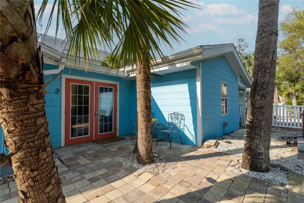 604 Avenida De Mayo Sarasota FL 34242