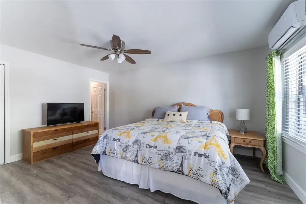 604 Avenida De Mayo Sarasota FL 34242