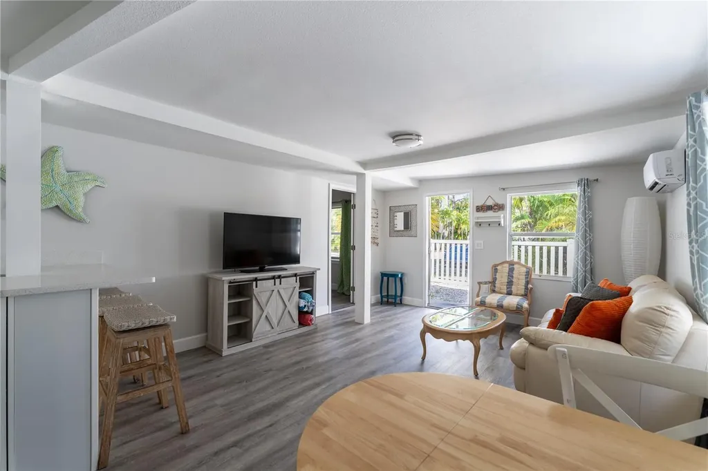 604 Avenida De Mayo Sarasota FL 34242