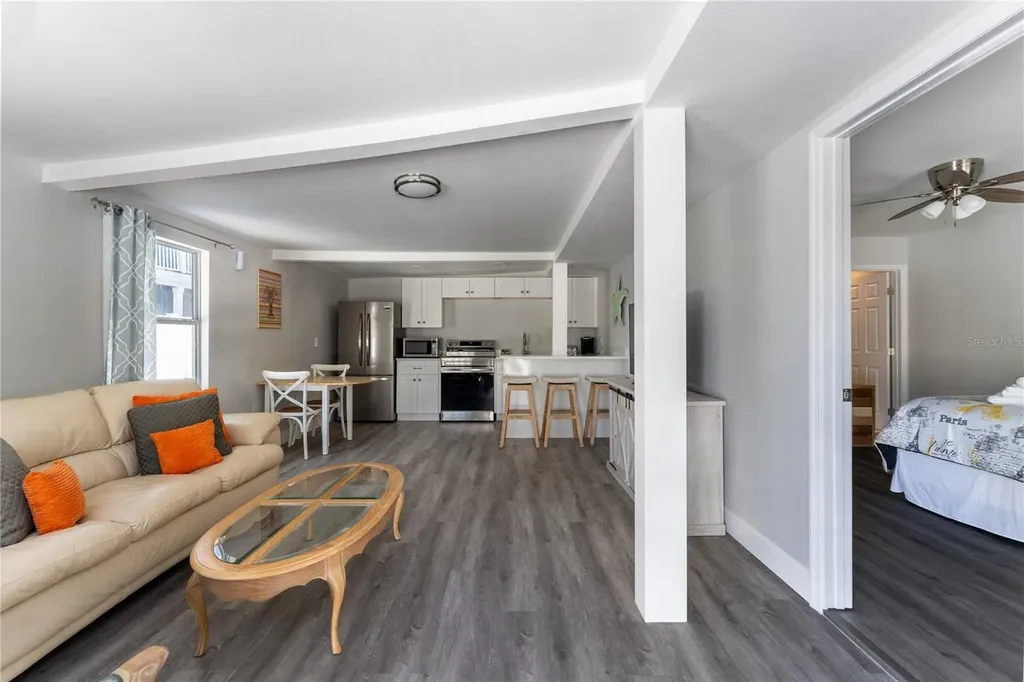 604 Avenida De Mayo Sarasota FL 34242