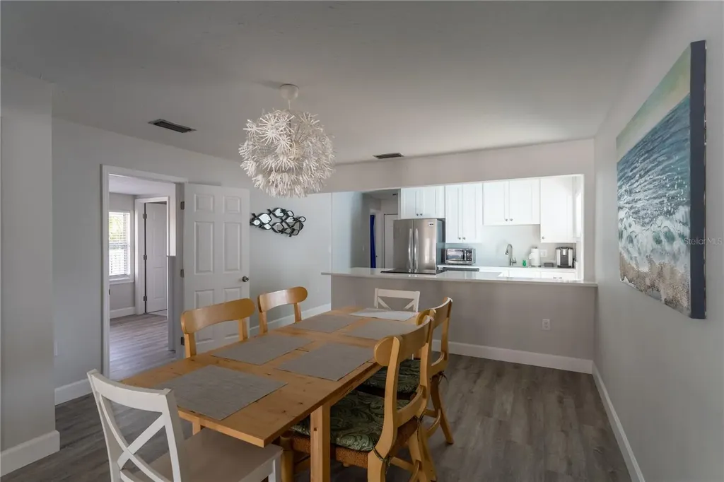 604 Avenida De Mayo Sarasota FL 34242