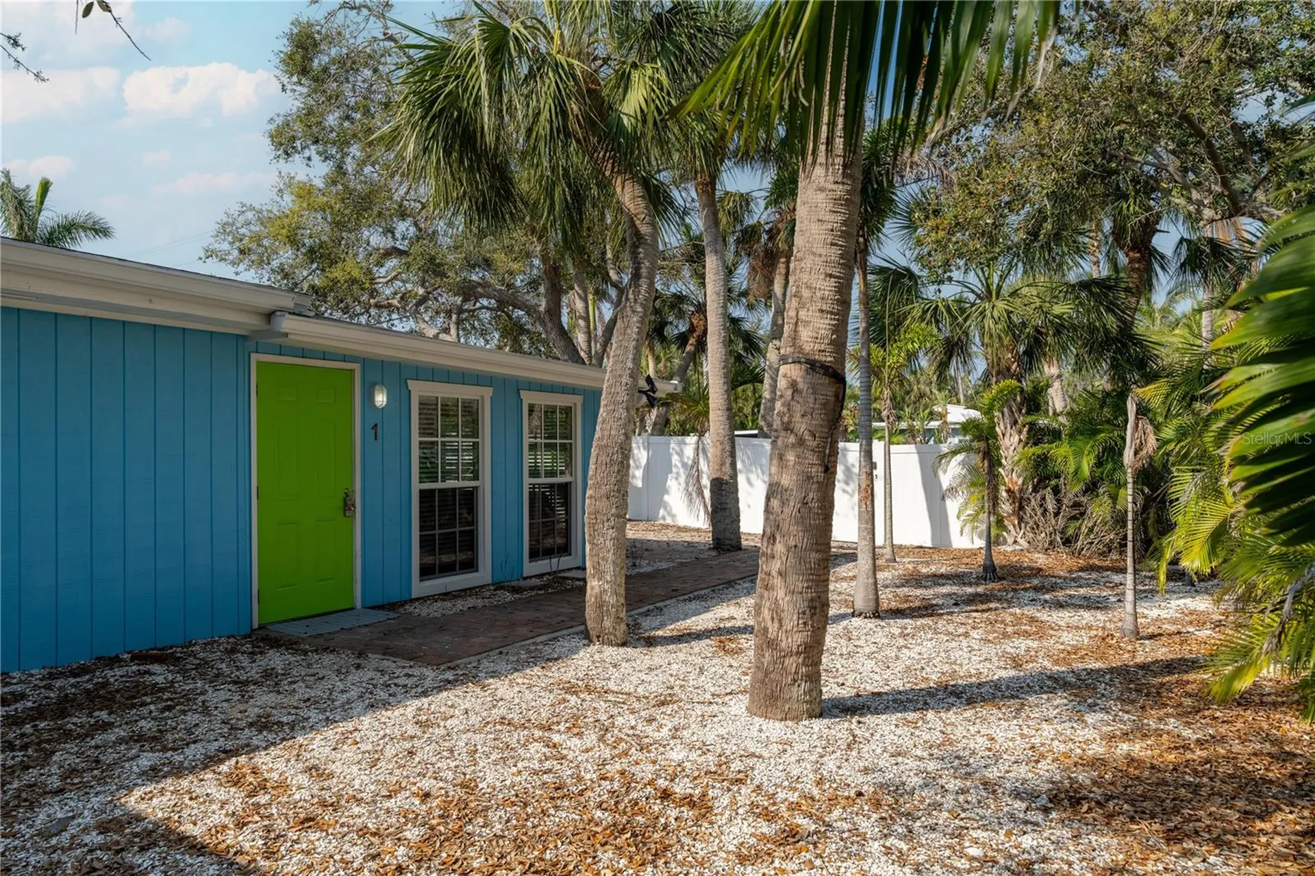 604 Avenida De Mayo Sarasota FL 34242