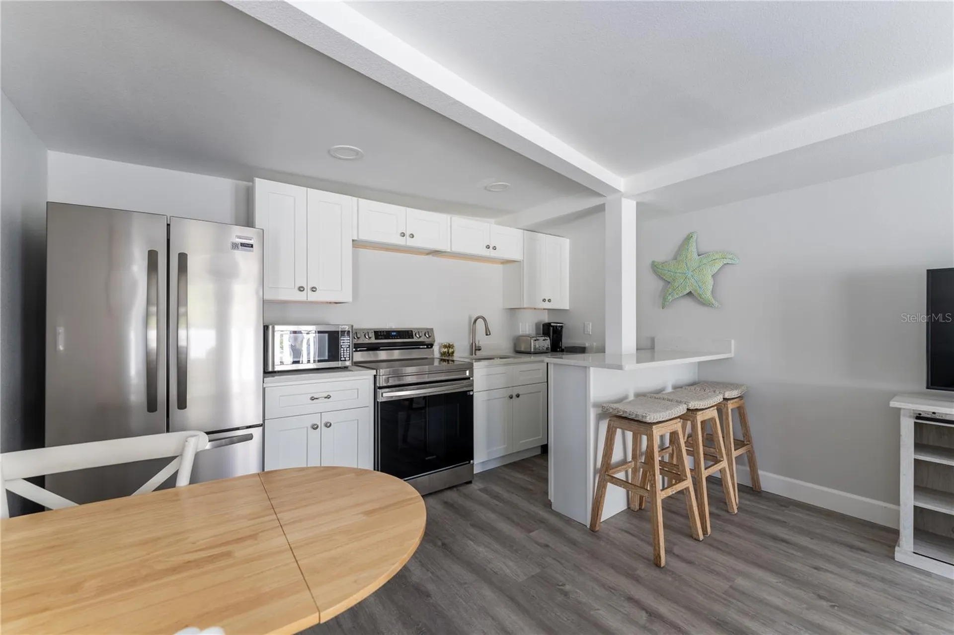 604 Avenida De Mayo Sarasota FL 34242