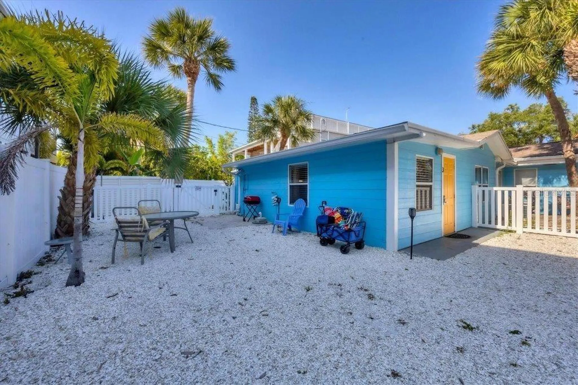 604 Avenida De Mayo Sarasota FL 34242