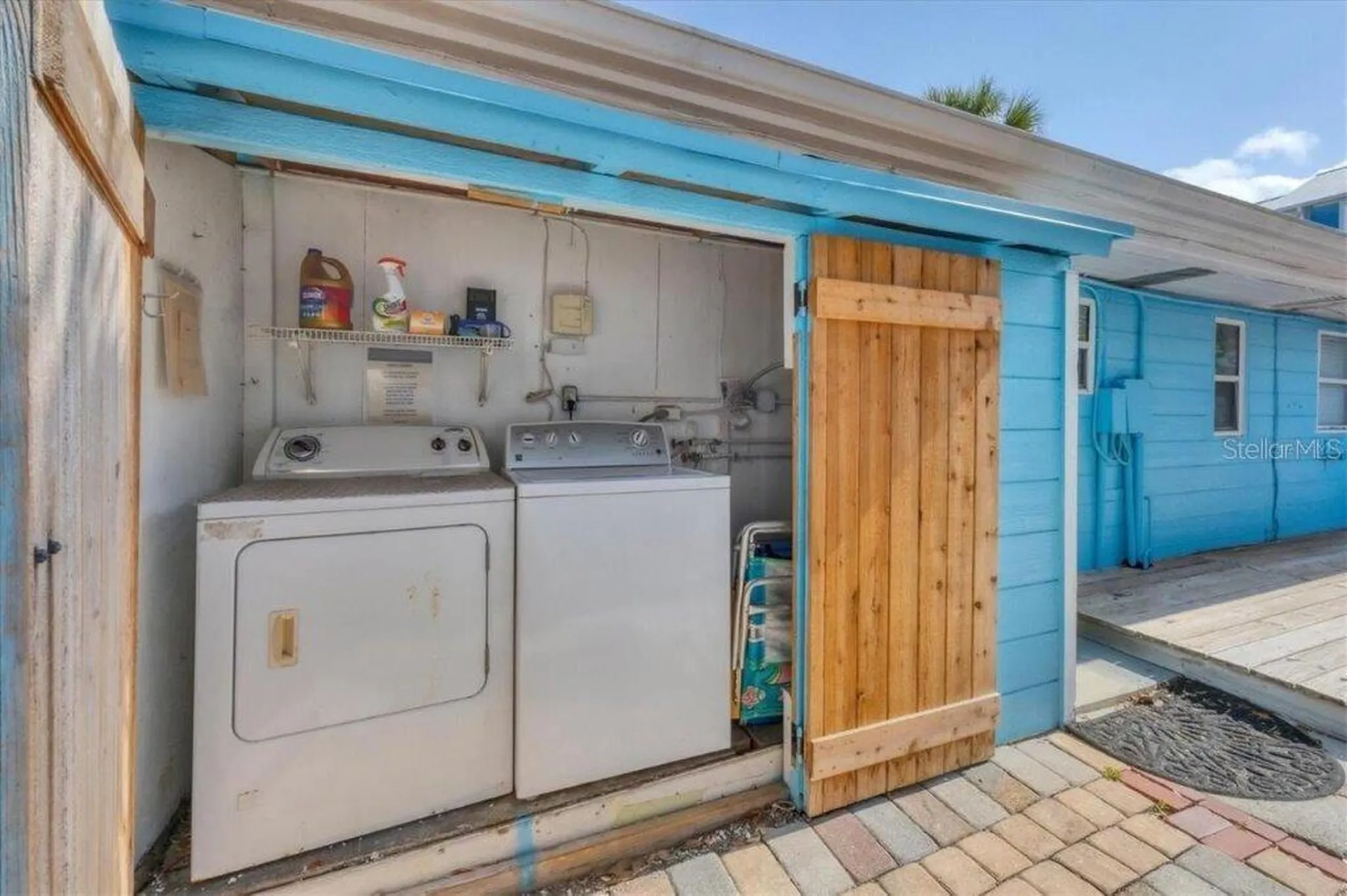 604 Avenida De Mayo Sarasota FL 34242
