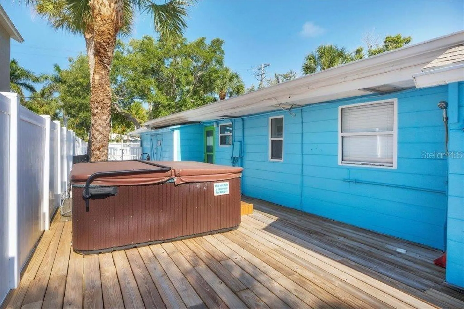 604 Avenida De Mayo Sarasota FL 34242