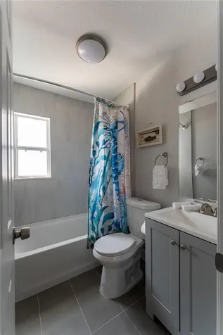 604 Avenida De Mayo Sarasota FL 34242