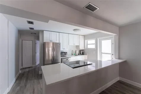 604 Avenida De Mayo Sarasota FL 34242