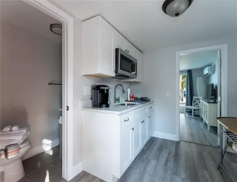 604 Avenida De Mayo Sarasota FL 34242