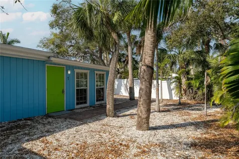 604 Avenida De Mayo Sarasota FL 34242