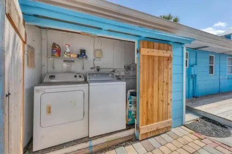 604 Avenida De Mayo Sarasota FL 34242