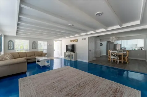 604 Avenida De Mayo Sarasota FL 34242