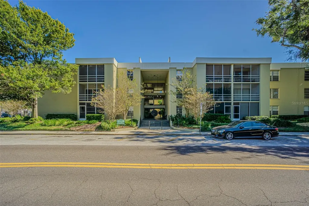 2302 S Manhattan Avenue Tampa FL 33629