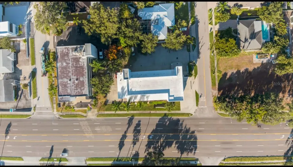 2426 S Tamiami Trail Sarasota FL 34239