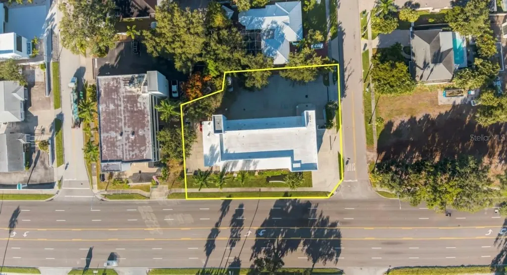 2426 S Tamiami Trail Sarasota FL 34239