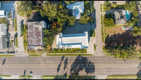 2426 S Tamiami Trail Sarasota FL 34239