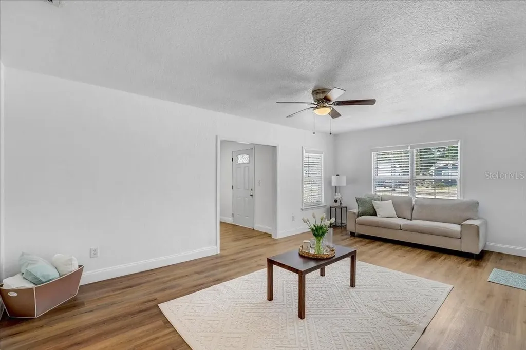 911 W Candlewood Avenue Tampa FL 33603