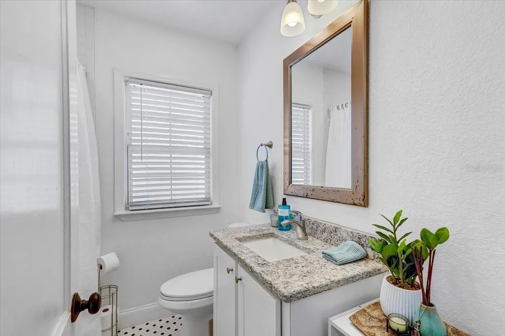 911 W Candlewood Avenue Tampa FL 33603