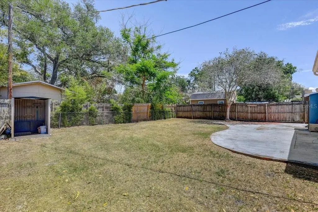 911 W Candlewood Avenue Tampa FL 33603