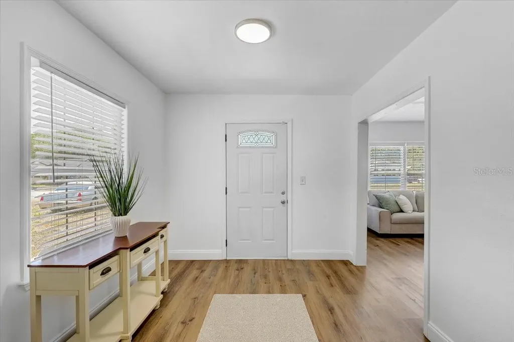 911 W Candlewood Avenue Tampa FL 33603
