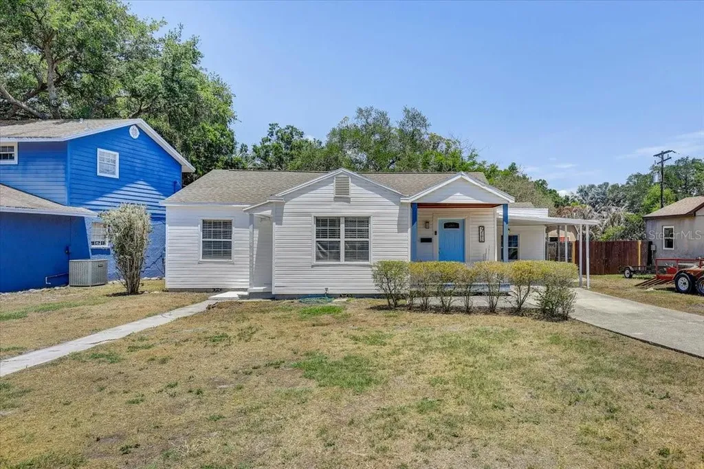 911 W Candlewood Avenue Tampa FL 33603