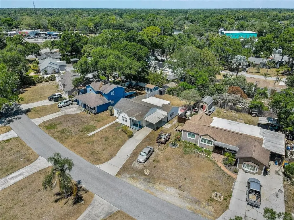 911 W Candlewood Avenue Tampa FL 33603