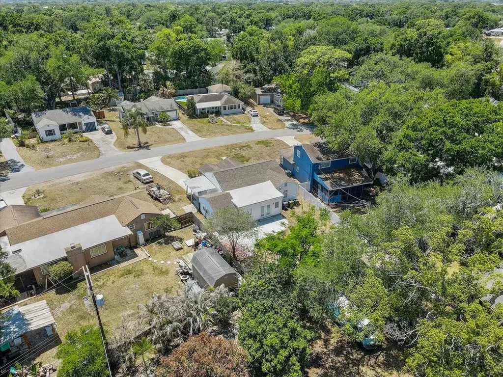 911 W Candlewood Avenue Tampa FL 33603