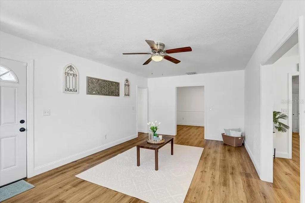911 W Candlewood Avenue Tampa FL 33603