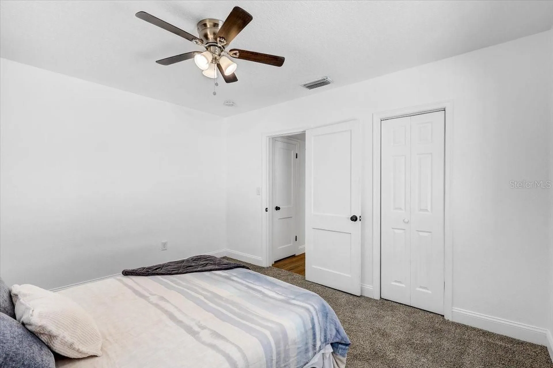 911 W Candlewood Avenue Tampa FL 33603