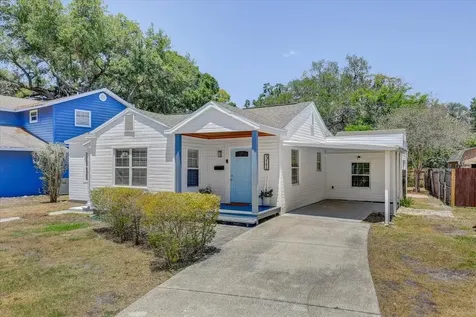 911 W Candlewood Avenue Tampa FL 33603