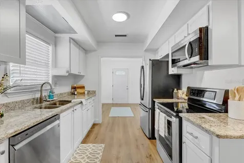 911 W Candlewood Avenue Tampa FL 33603