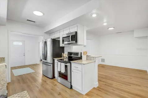 911 W Candlewood Avenue Tampa FL 33603