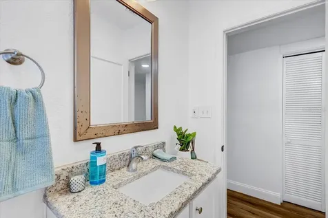 911 W Candlewood Avenue Tampa FL 33603