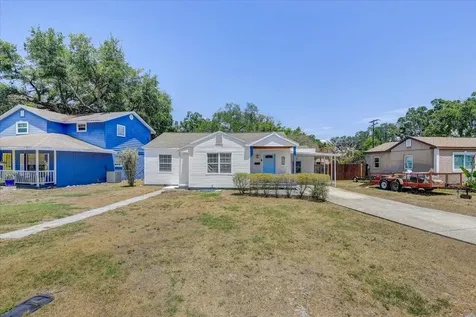 911 W Candlewood Avenue Tampa FL 33603