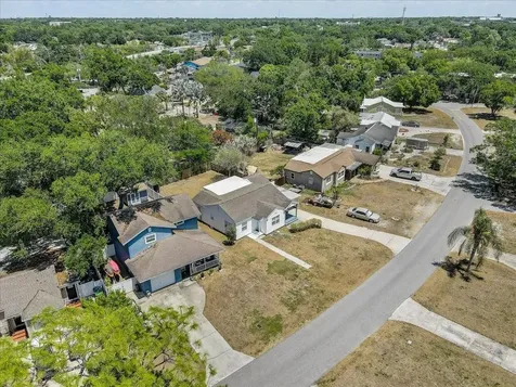 911 W Candlewood Avenue Tampa FL 33603
