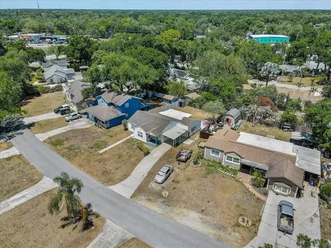 911 W Candlewood Avenue Tampa FL 33603