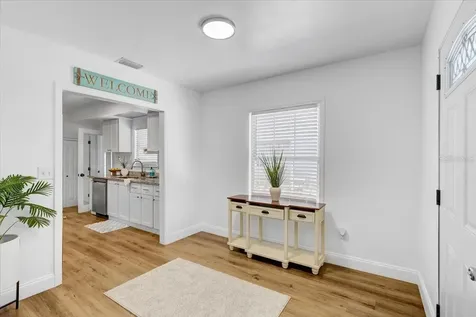 911 W Candlewood Avenue Tampa FL 33603