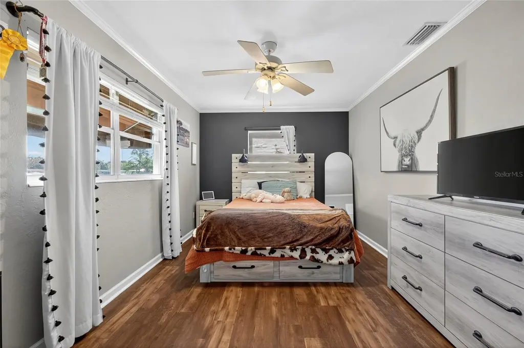 3990 59th Way N St Petersburg FL 33709