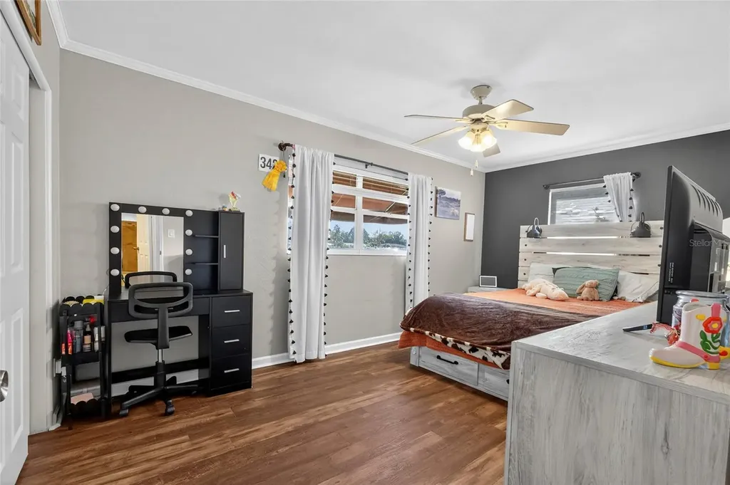3990 59th Way N St Petersburg FL 33709