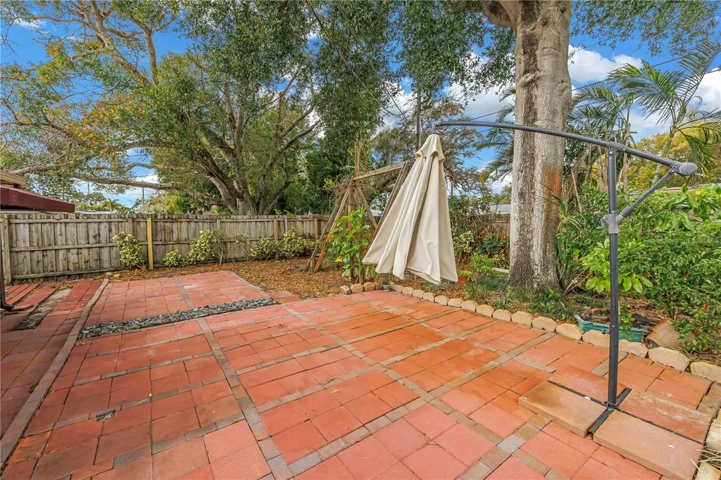 3990 59th Way N St Petersburg FL 33709