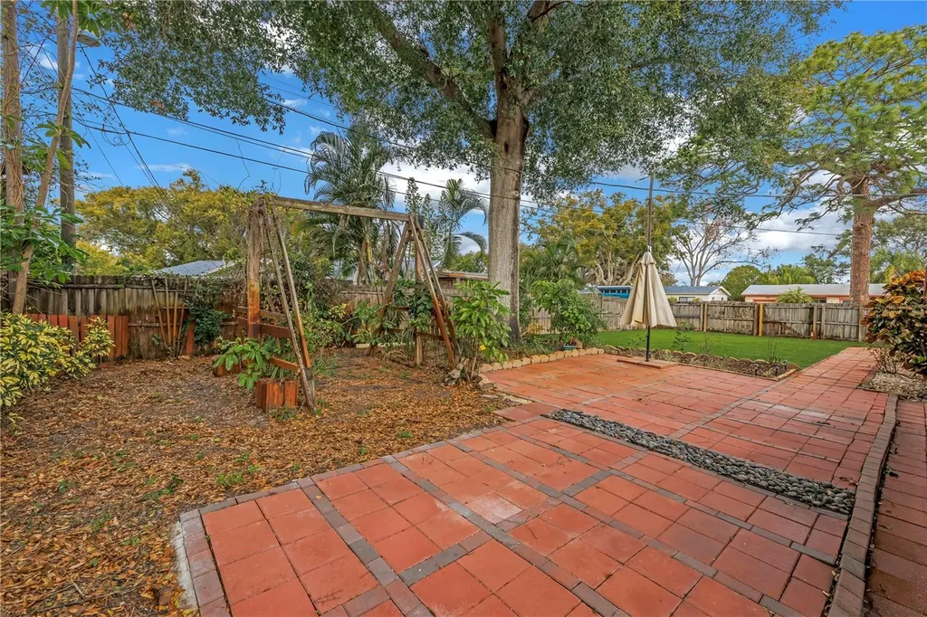 3990 59th Way N St Petersburg FL 33709