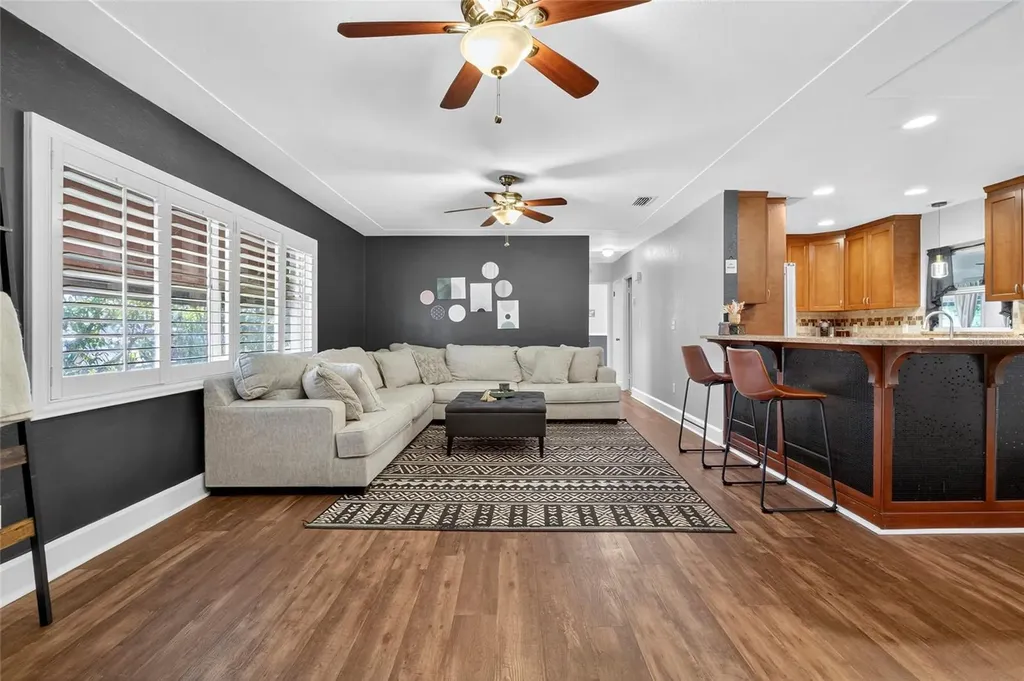 3990 59th Way N St Petersburg FL 33709