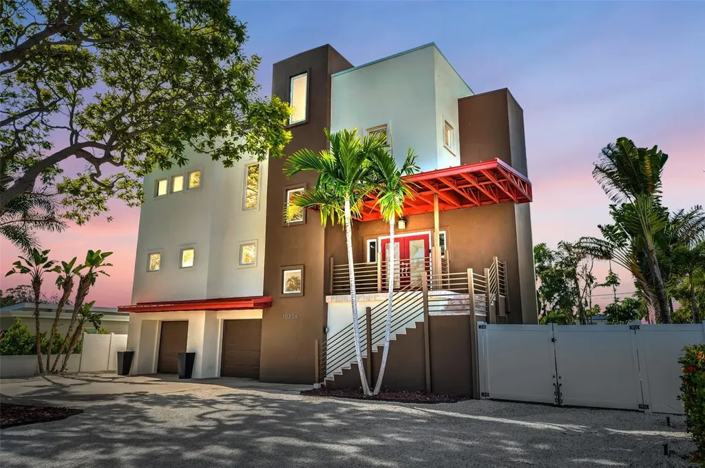 10206 4th Street E Treasure Island FL 33706
