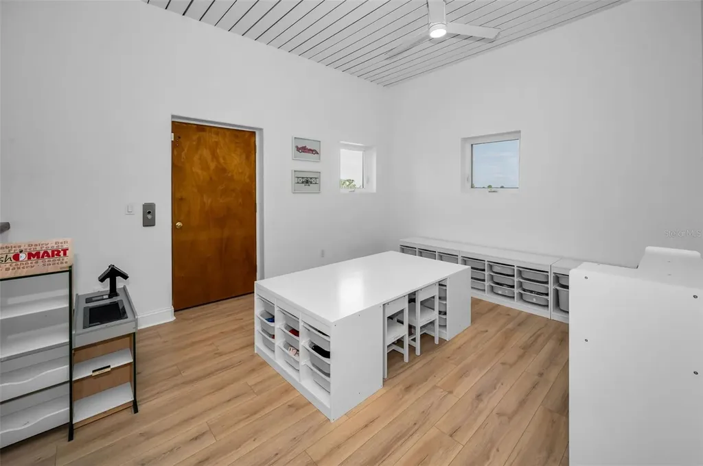 10206 4th Street E Treasure Island FL 33706