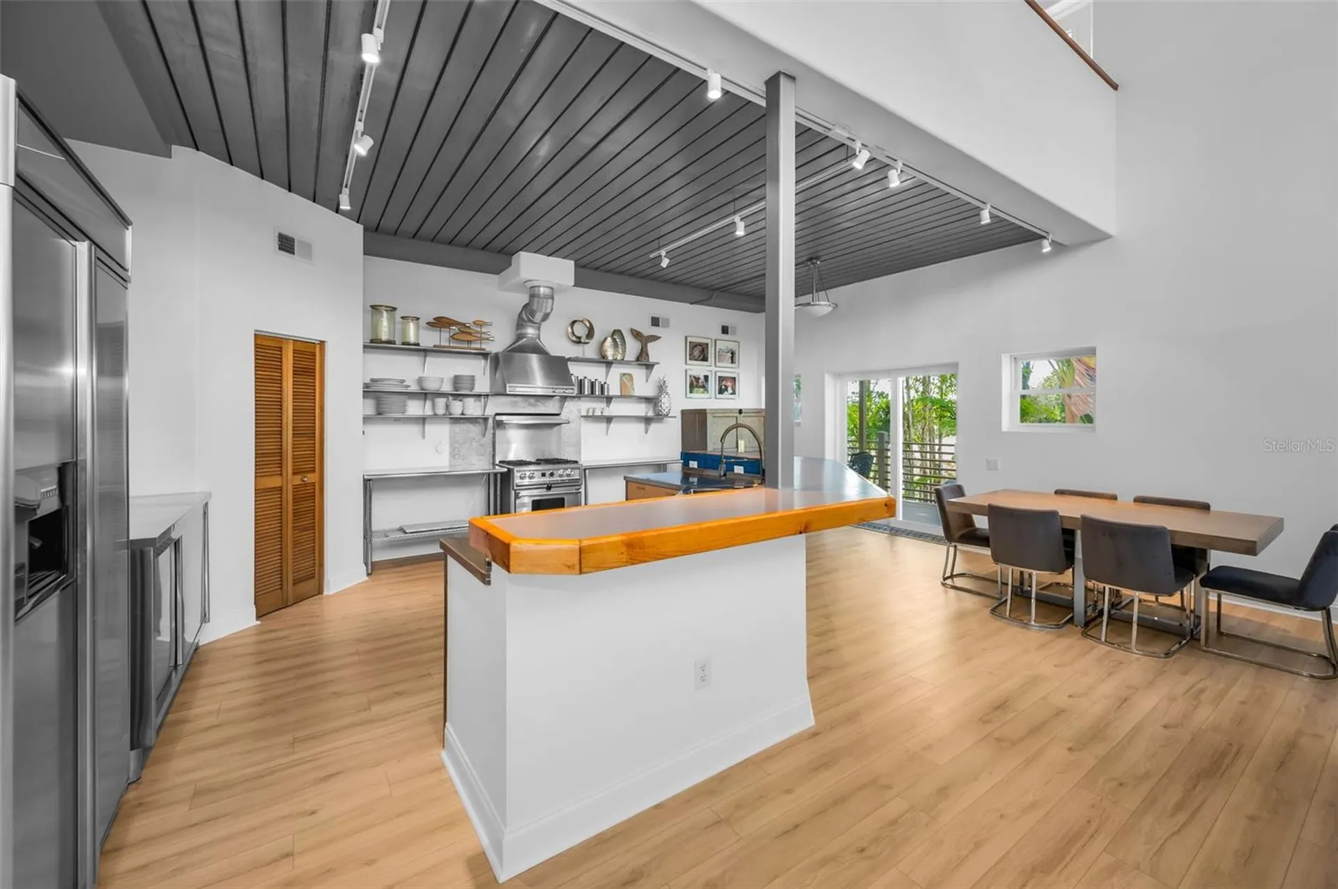 10206 4th Street E Treasure Island FL 33706