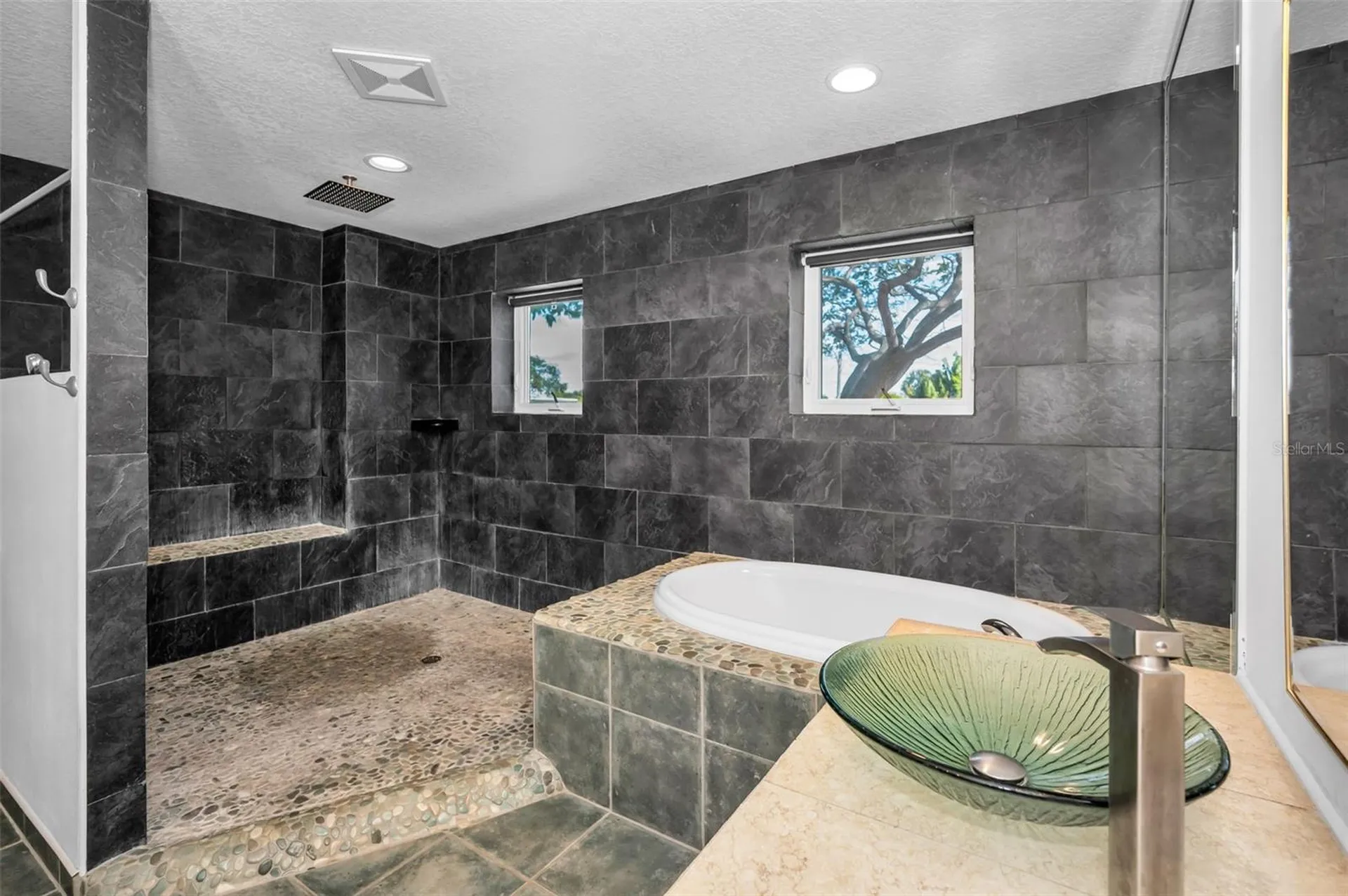 10206 4th Street E Treasure Island FL 33706